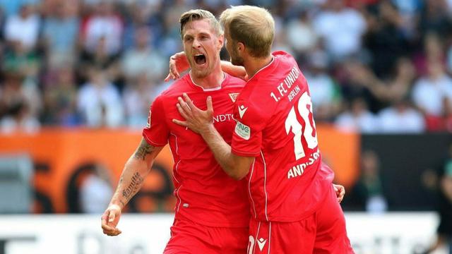  拜仁慕尼黑主场力克强敌，稳固德甲榜首位置  