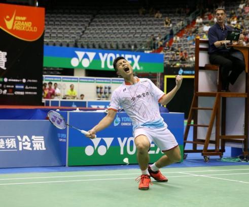  帕德博恩高空轰炸奏效，头球攻门成为制胜法宝  