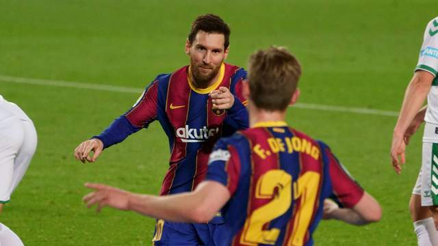  里昂锋线全面开花五比一大胜弱旅