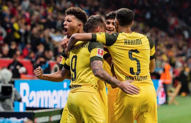  切尔西新星闪耀全场，梅开二度助队登顶