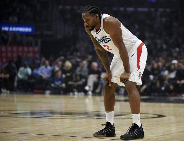  范弗里特三分火力全开猛龙击败独行侠结束连败  